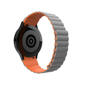 SYSTEM-S Armband 20 mm aus Silikon magnetisch für Samsung Galaxy Watch 5 4 in Grau Orange