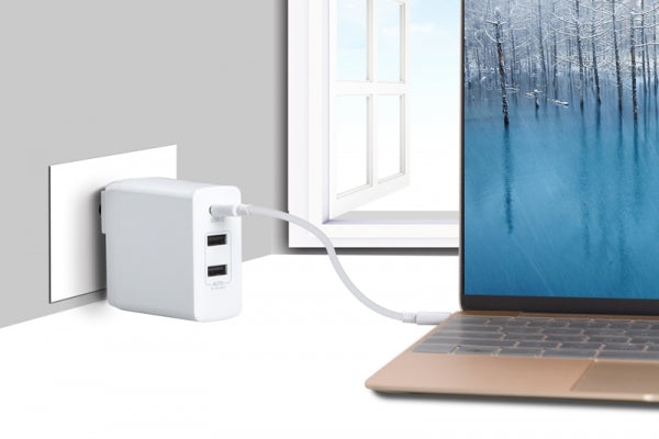 SYSTEM-S Quick Charge 2.0 Adaptateur de charge multiple à 3 voies 2x entrée USB A 2.0 et 1x entrée USB 3.1 Type C chargeur d'alimentation chargeur rapide station de charge