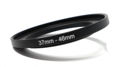 SYSTEM-S Objektiv Adapter 37 mm Gewinde zu 46 mm Step Up Ring in Schwarz für Filter